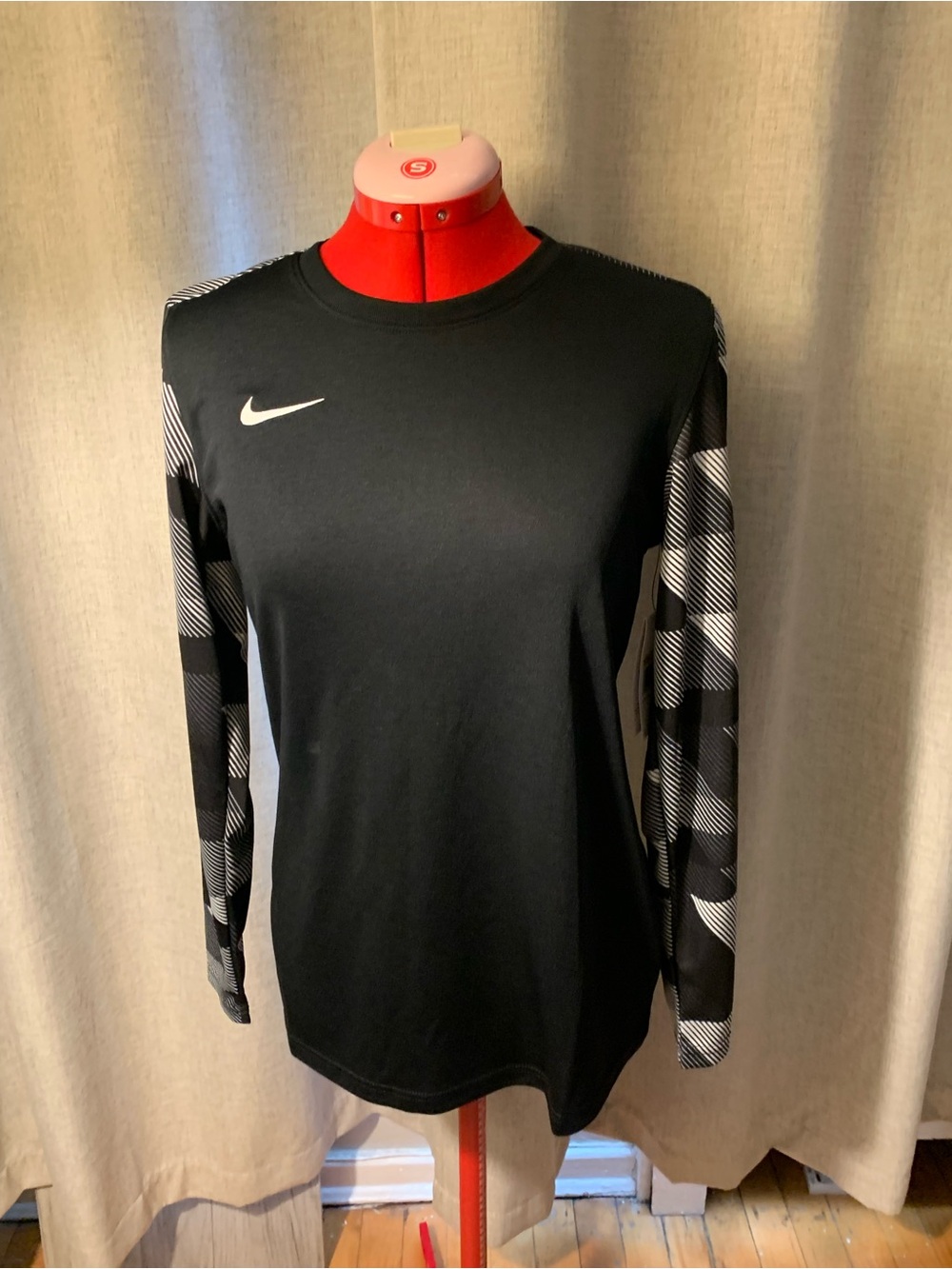 Nike Women’s Black Long-Sleeve Crew with Black & White Graphic Sleeves